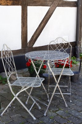 Caféset Bord & 2st stolar Gråvit